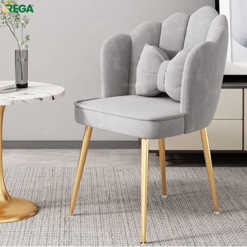 Ghế Bàn Trang Điểm Đẹp Sang Xịn Mịn, Ai Nhìn Cũng Mê Cách bảo quản ghế bàn trang điểm luôn bền đẹp như mới