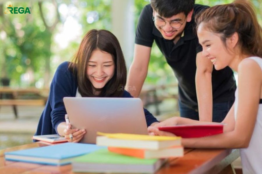 Thực Tập Sinh Quản Trị Kinh Doanh Là Gì? Mức Lương Ra Trường Là Bao Nhiêu Cơ Hội Nghề Nghiệp Sau Khi Thực Tập Quản Trị Kinh Doanh