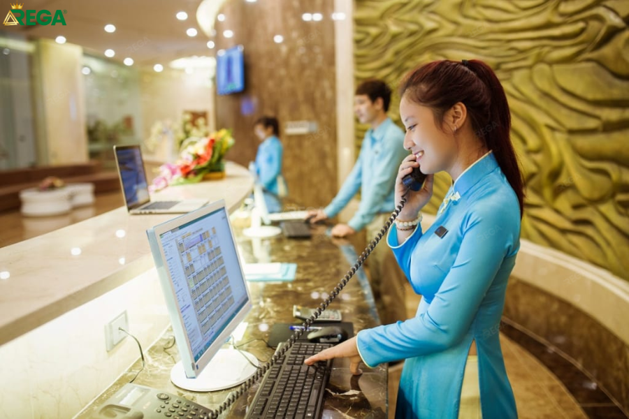 Nên Học Marketing Hay Quản Trị Khách Sạn? Ngành Nào Có Xu Hướng Phát Triển Ngành Quản Trị Khách Sạn