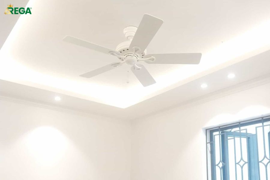 7 Mẫu Quạt Trần Mini Phòng Ngủ Nhỏ Giá Tốt, Tiết Kiệm Điện Năm 2025 Tại sao quạt trần mini lại trở thành lựa chọn hàng đầu cho phòng ngủ nhỏ năm 2025?