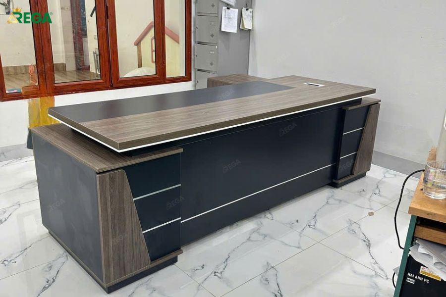 Lắp Đặt Nội Thất Công Ty Xây Dựng Nam Hải Bàn giám đốc cao cấp Nam Hải
