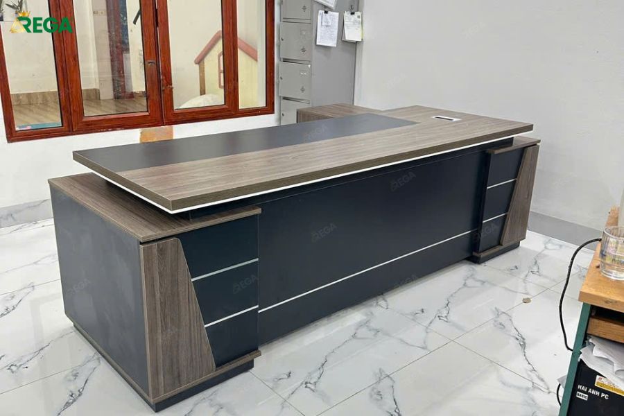 Lắp Đặt Nội Thất Công Ty Xây Dựng Nam Hải Bàn giám đốc công ty xây dưng Nam Hải
