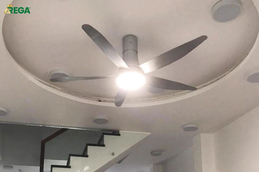 Quạt Trần Panasonic – Công Nghệ Tiết Kiệm Điện, Đèn LED Tích