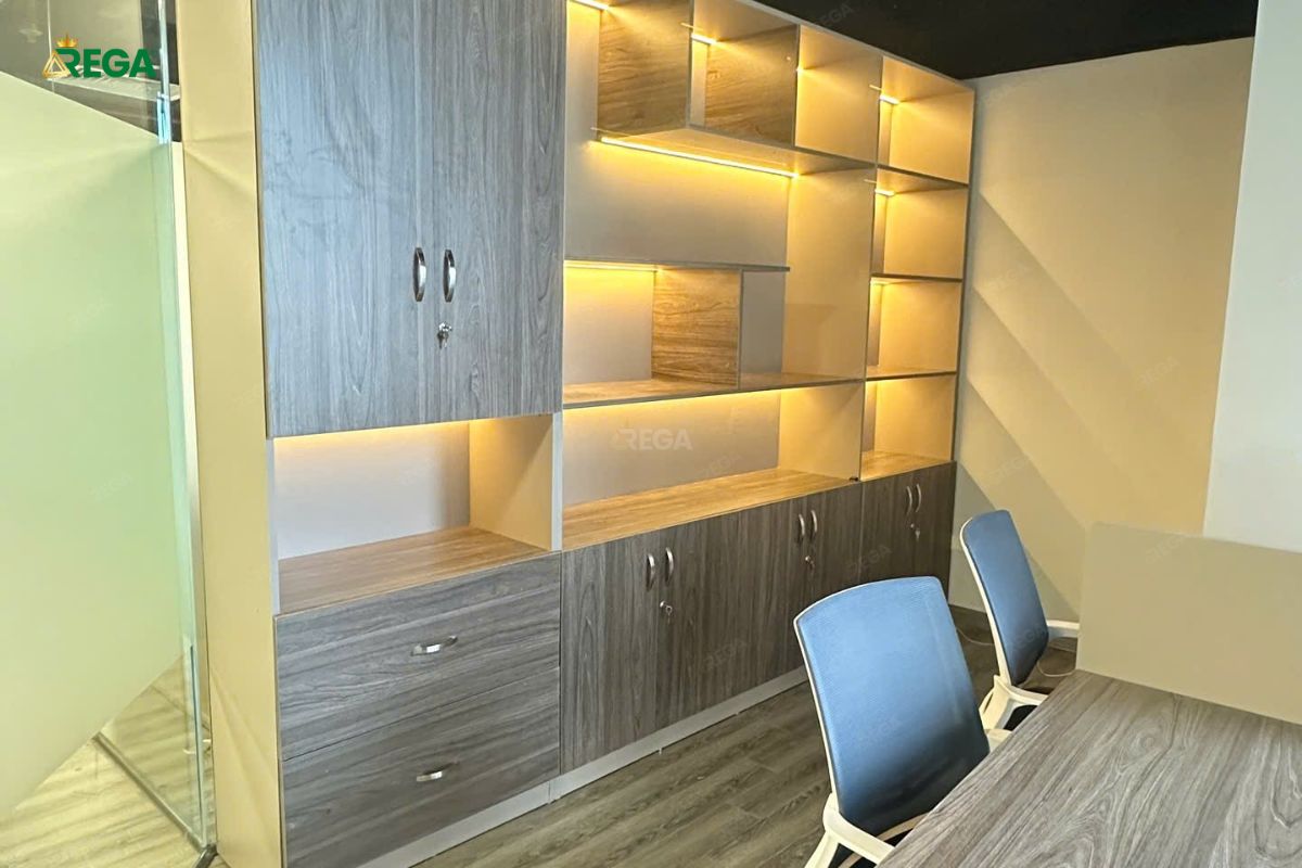 Thi công nội thất văn phòng SGO Property Tủ hồ sơ kết hợp ánh sáng LED tạo điểm nhấn không gian