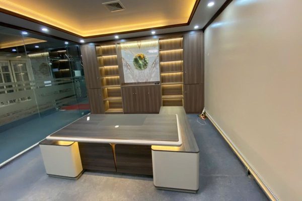 Bàn giám đốc sang trọng, thiết kế đồng bộ không gian