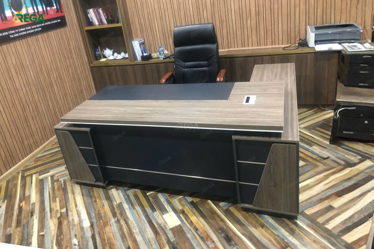 Thi công nội thất công ty cổ phẩn group phát triển sức khỏe Cận cảnh bàn giám đốc MDF phủ Melamine hiện đại