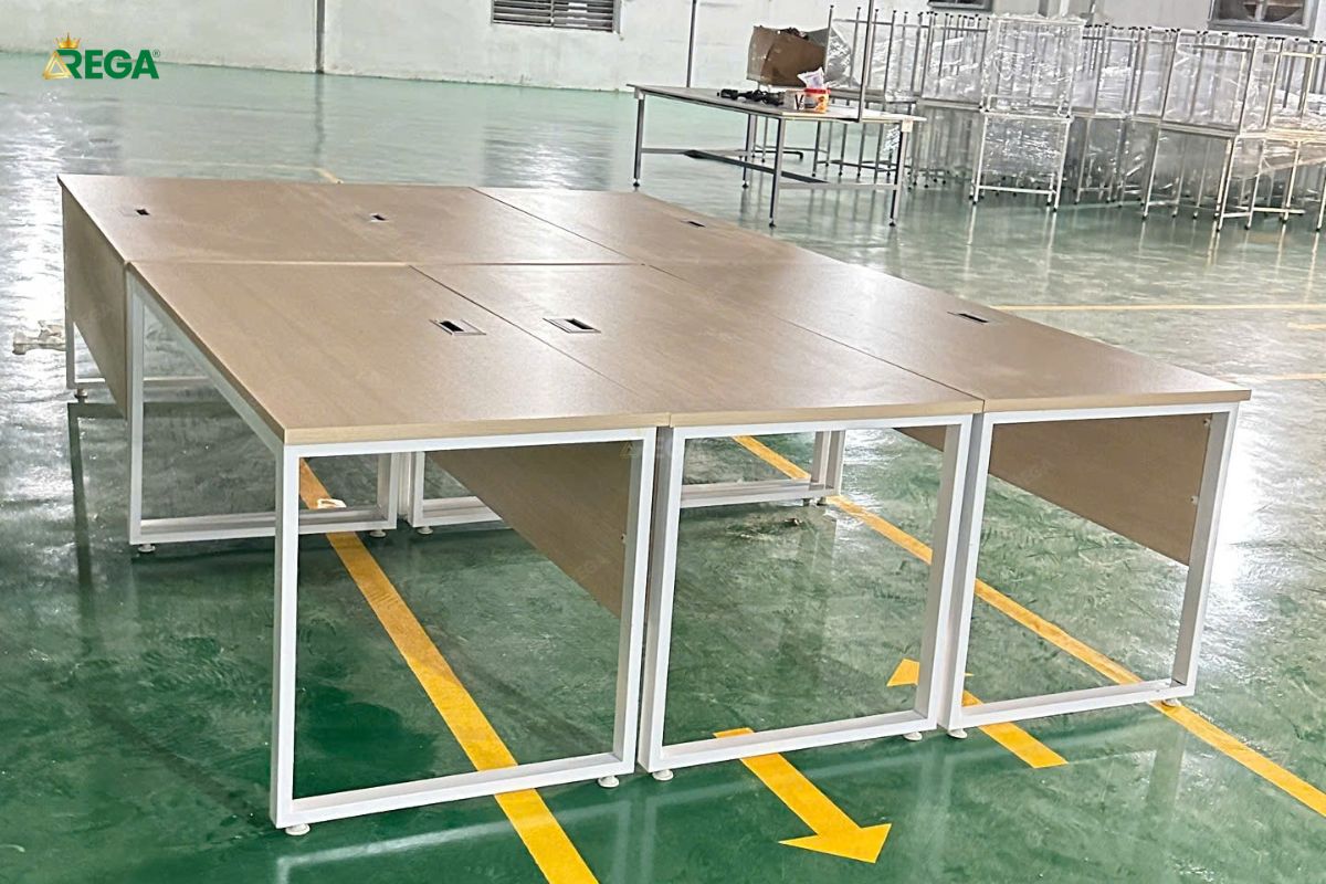 Rega Thi công nội thất công ty Finsbury Park Việt Nam Bàn nhân viên đồng bộ nội thất văn phòng Finsbury Park