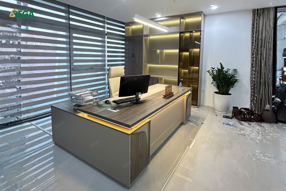 Rega Thi công nội thất văn phòng tập đoàn HATHAMEC Bàn giám đốc hiện đại do Rega thi công cho HATHAMEC