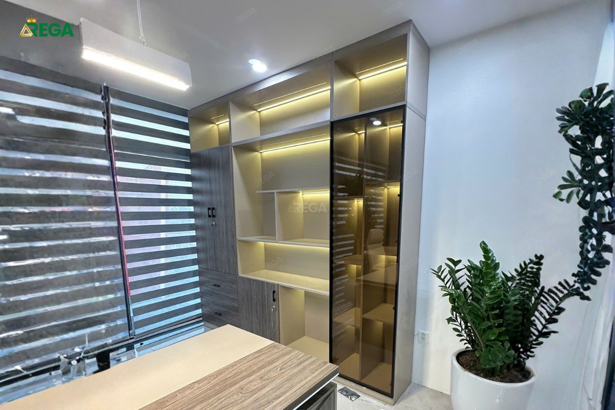 Hệ tủ giám đốc bố trí gọn gàng, đồng bộ không gian