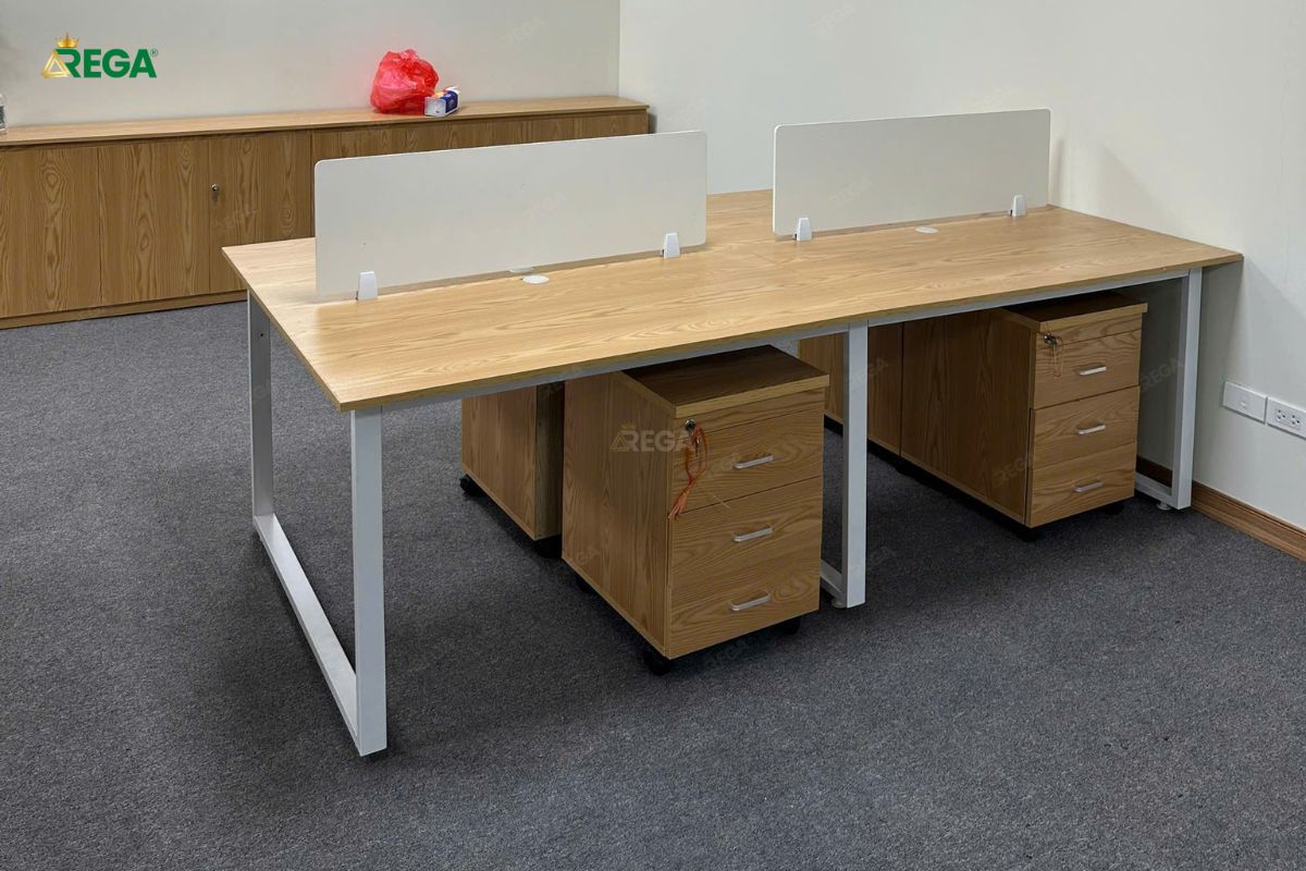 Rega Thi Công Văn Phòng Công Ty KN&TC Cụm bàn nhân viên kèm hộc di động tiện dụng