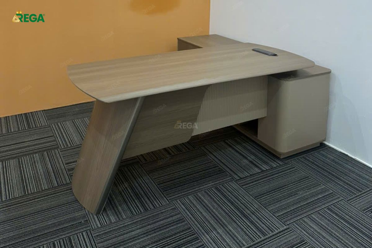 Rega Thi công nội thất Harang & Modernart furniture Bàn giám đốc sang trọng tại chi nhánh Harang & Modernart.