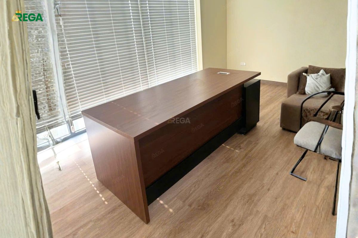 Bàn giám đốc Ellie Homes do Rega thi công hoàn thiện