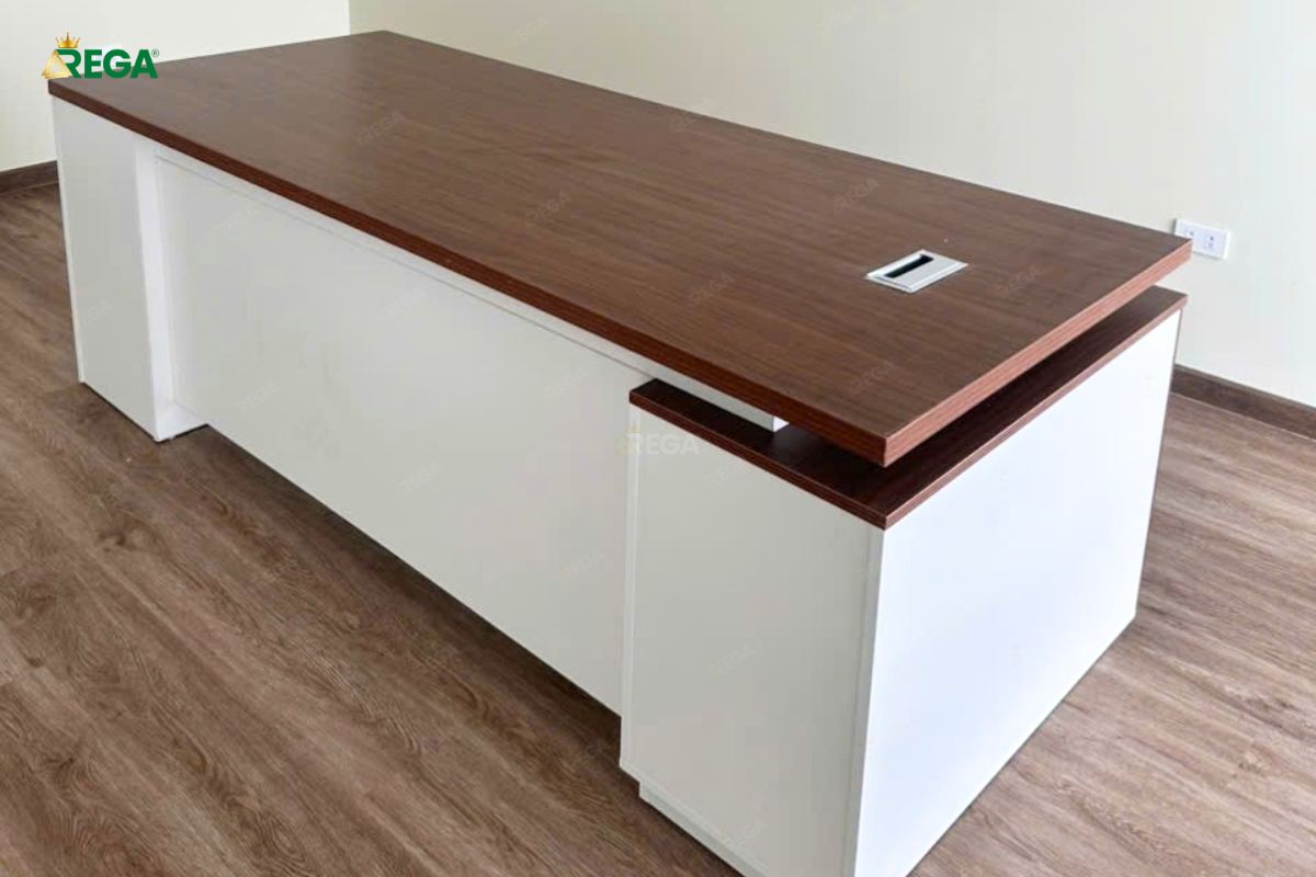 Bàn làm việc lãnh đạo thiết kế hiện đại tại Ellie Homes