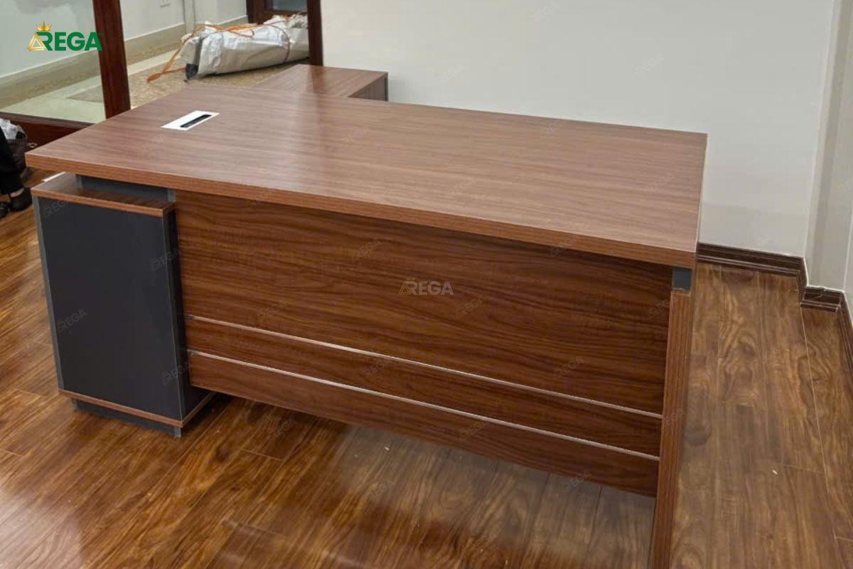 Bàn giám đốc chữ L vân gỗ cao cấp tại Đức Trung