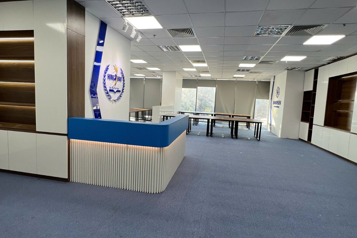Rega Thi công văn phòng công ty Hưng Đạo Top One Khu vực lễ tân do Rega thiết kế và thi công