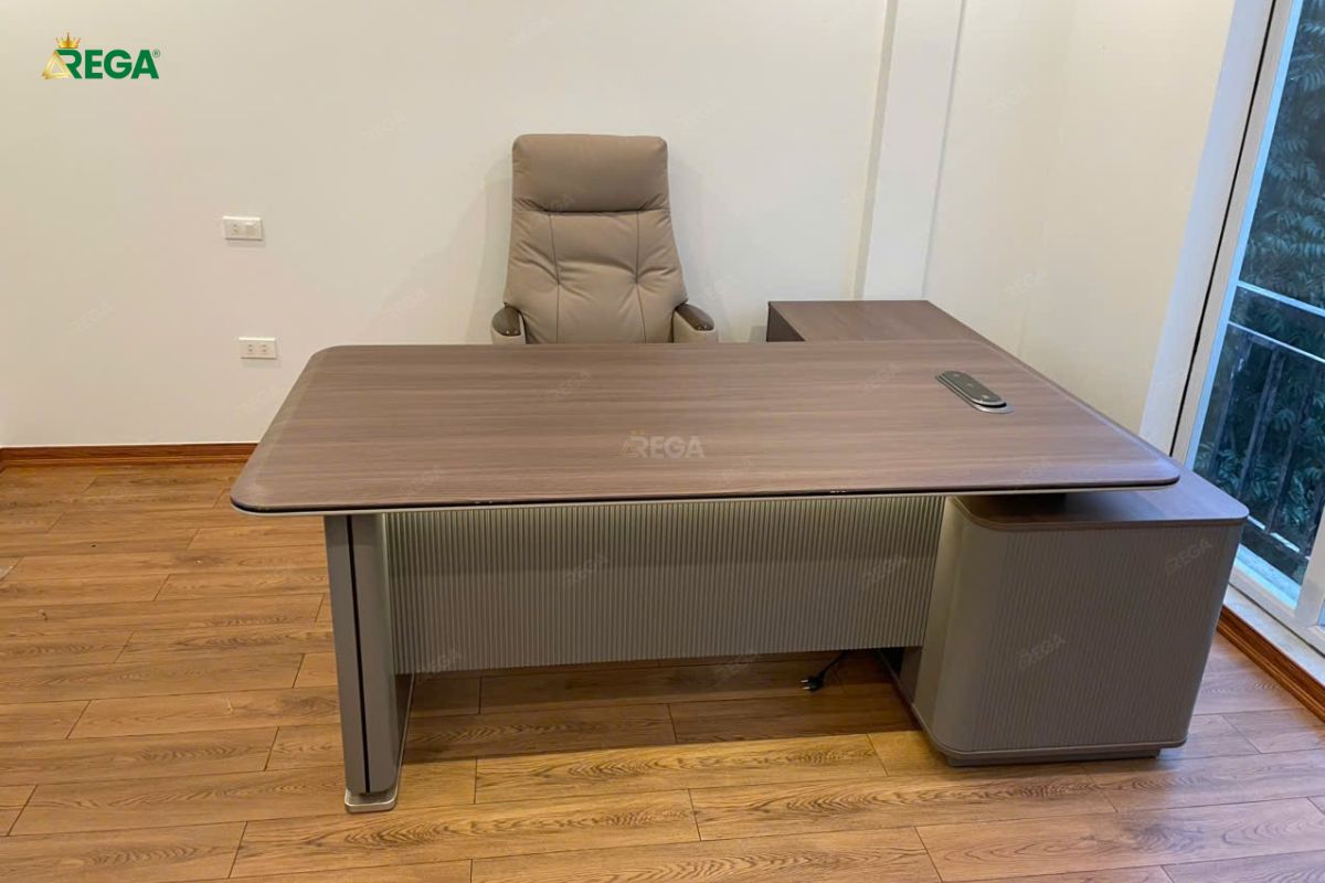 Rega Thi công văn phòng công ty Decorlife Bàn giám đốc Decorlife do Rega thiết kế thi công