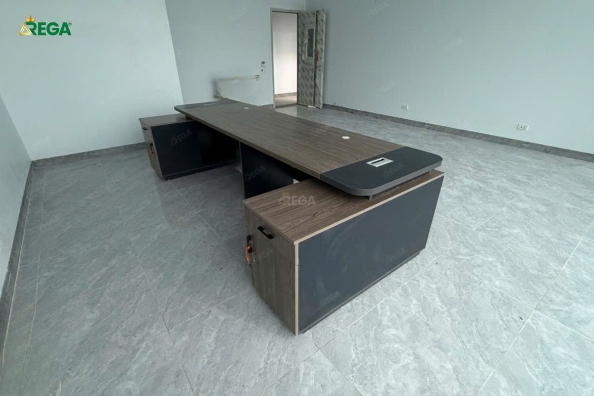 Rega Thi công văn phòng công ty Fuji Bàn giám đốc gỗ công nghiệp cao cấp tại văn phòng Fuji