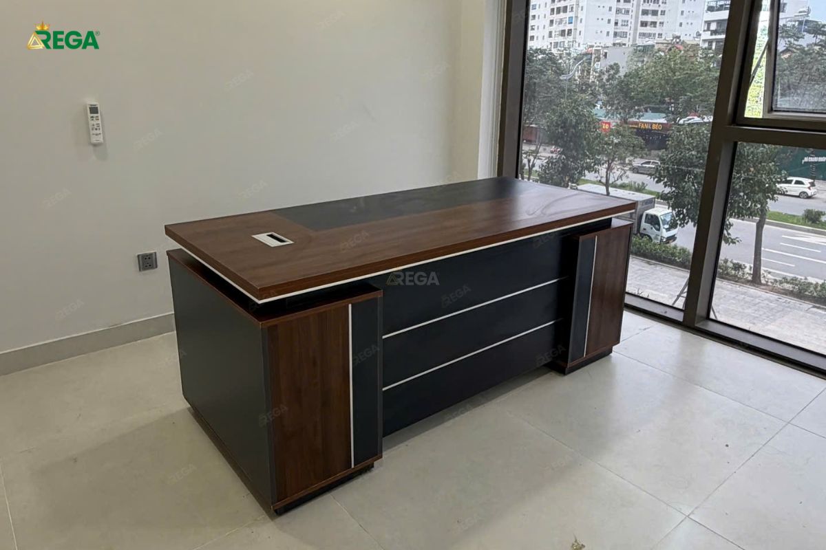 Rega Thi công văn phòng công ty Staka Bàn giám đốc hiện đại do Rega thi công tại STAKA