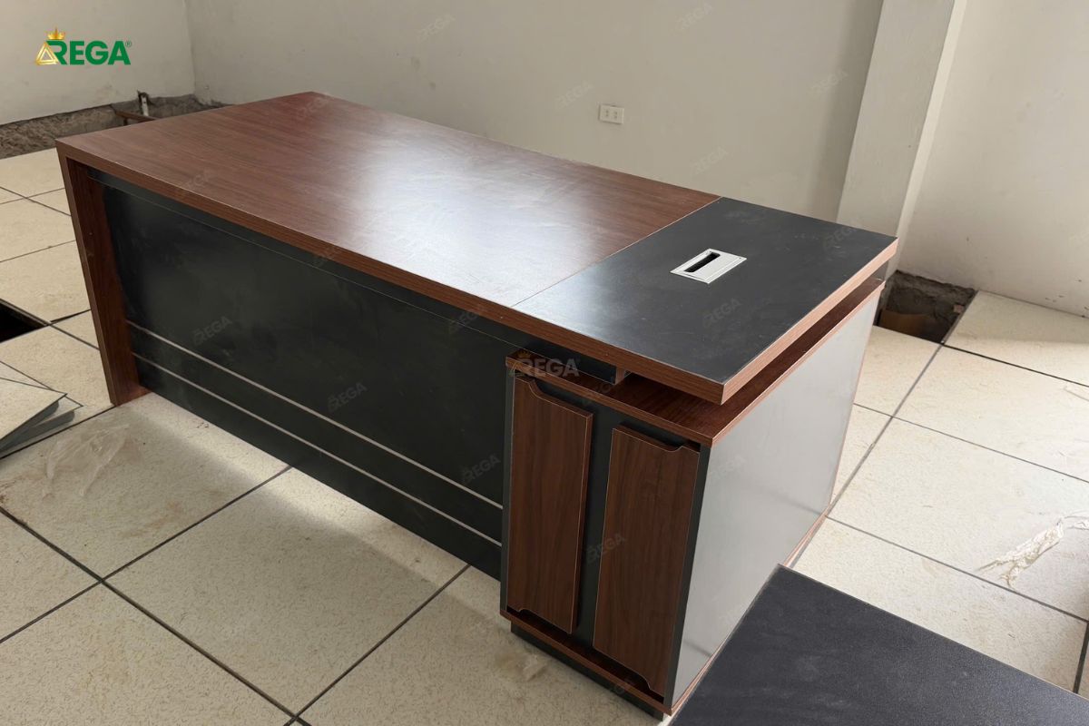 Phòng Giám Đốc Công Ty Thái Nam Chắc Chắn