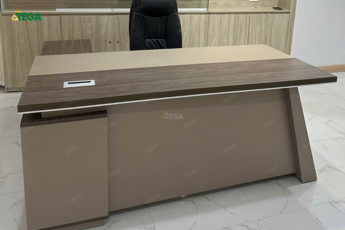 Rega lắp đặt văn phòng công ty KA TOOLS Bàn Giám Đốc Văn Phòng KA TOOLS Hiện Đại