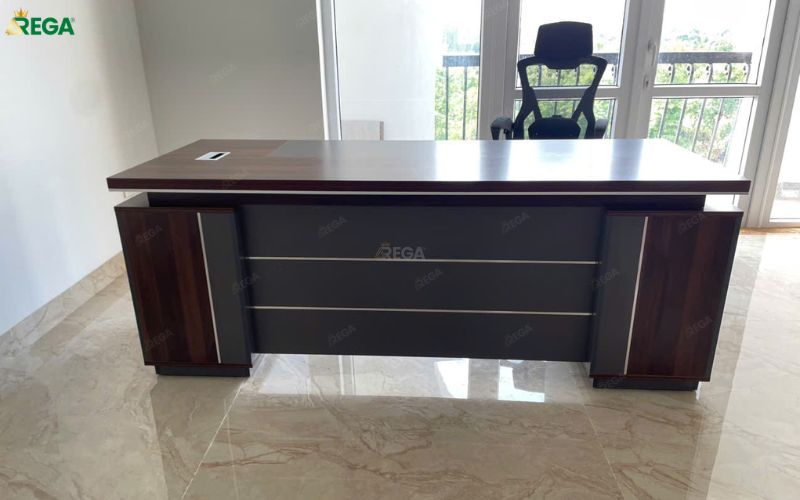 Không gian giám đốc hiện đại tại Huy Hoàng Tourist