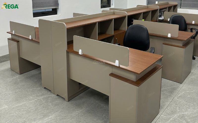 Cụm bàn nhân viên do Rega sản xuất và lắp đặt thực tế cho Huy Hoàng