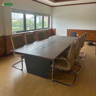 15+ Mẫu bàn họp có ổ điện đẹp, tiện ích cho văn phòng Bàn họp chân sắt cao cấp 3.2m REGA RH-L261 thiết kế hiện đại.