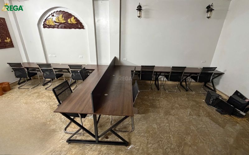 Khu vực làm việc nhân viên tại Trường Phú được Rega thi công