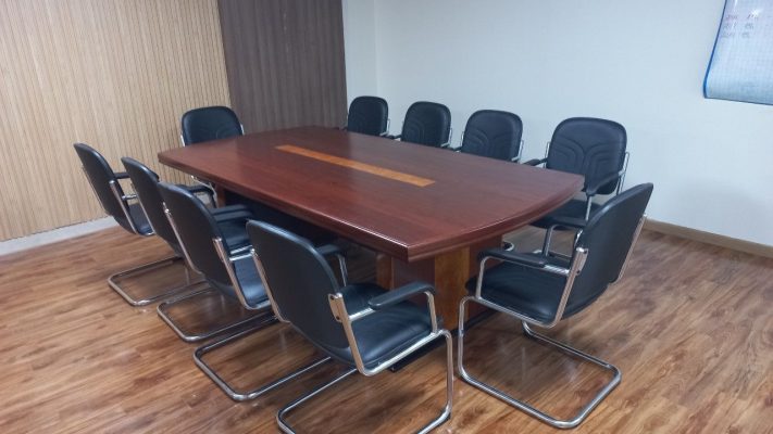 15+ Mẫu Bàn Họp Sơn PU Đẹp, Bền, Phù Hợp Nhiều Không Gian Mẫu bàn họp PU đẹp cho doanh nghiệp