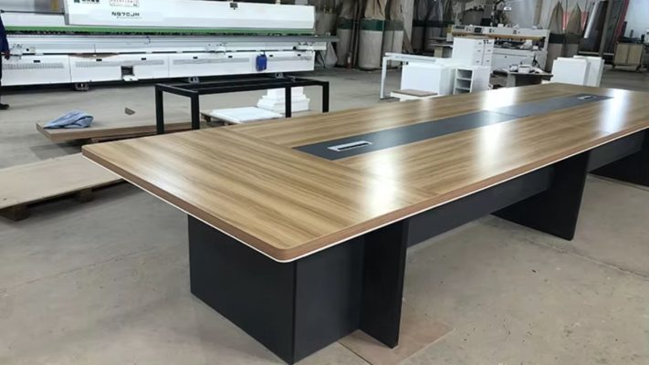 Cấu Tạo Bàn Họp Chi Tiết Từ A–Z Yếm bàn họp giúp tăng tính thẩm mỹ và sự kín đáo
