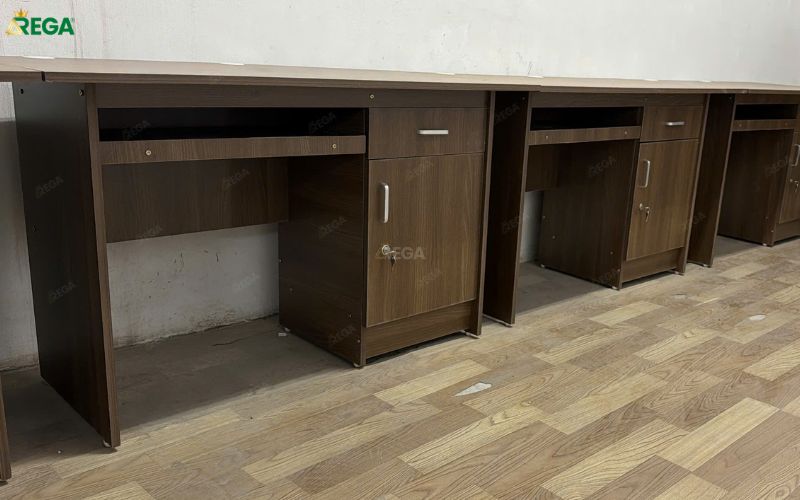 Rega hoàn thiện nội thất công ty Bao Bì Phúc Ninh Hệ bàn làm việc kèm tủ phụ Bao Bì Phúc Ninh