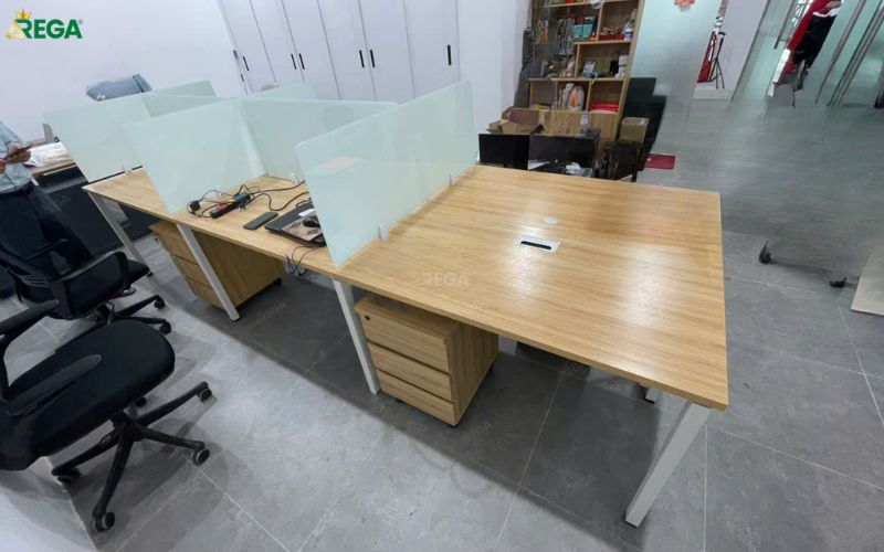 Rega hoàn thiện nội thất công ty Kế Toán FAB Cụm bàn nhân viên Kế Toán FAB Rega hoàn thiện