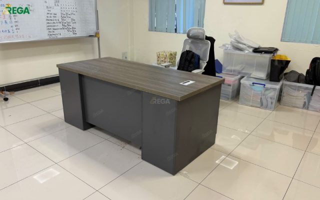 Rega hoàn thiện nội thất văn phòng M&A Việt Nam Bàn giám đốc hiện đại tại M&A Việt Nam Rega Lắp Đặt