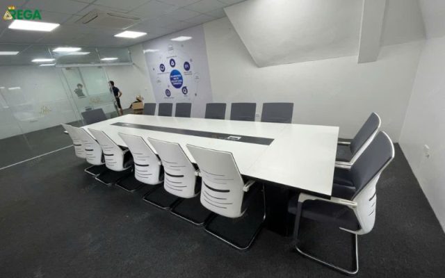 Rega hoàn thiện nội thất văn phòng M&A Việt Nam Rega hoàn thiện bàn họp màu trắng tại M&A Việt Nam