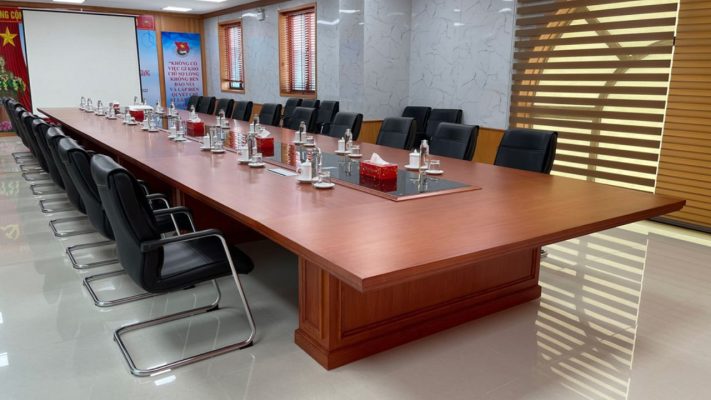 Top 15+ Mẫu Bàn Họp 20 Người Đẹp, Hiện Đại Cách chọn kích thước bàn họp lớn cho văn phòng 20 người