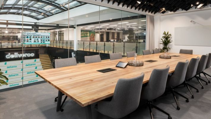 Cách sắp xếp ghế quanh bàn họp khoa học, tối ưu Câu hỏi thường gặp khi sắp xếp ghế quanh bàn họp