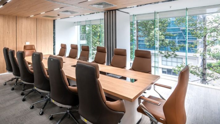Cách sắp xếp ghế quanh bàn họp khoa học, tối ưu Khi sắp xếp ghế bàn họp khoảng cách giữa các ghế lý tưởng từ 70-80cm