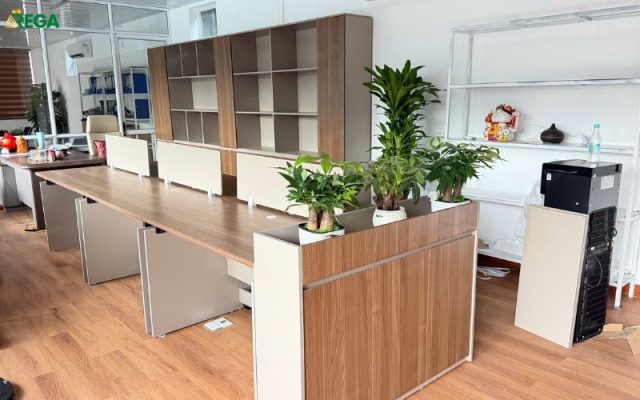 Rega hoàn thiện nội thất văn phòng công ty Golden Sea Cụm bàn nhân viên Golden Sea hiện đại do Rega hoàn thiện
