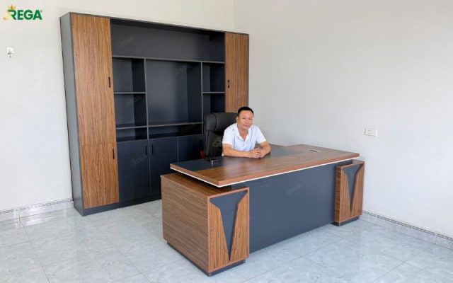 Rega thi công nội thất văn phòng Aka Media Bàn tủ giám đốc trong dự án nội thất Aka Media