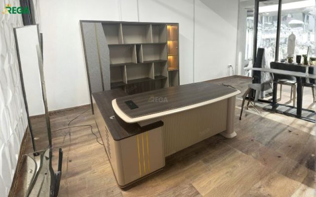Rega thi công nội thất văn phòng PT Lab Bàn tủ giám đốc hiện đại tại văn phòng PT Lab