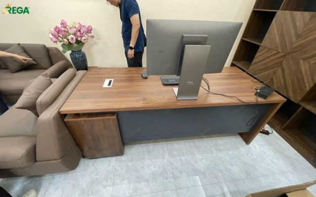 Rega thi công nội thất văn phòng Global Logistics Solution Rega thi công bàn giám đốc văn phòng Global Logistics Solution