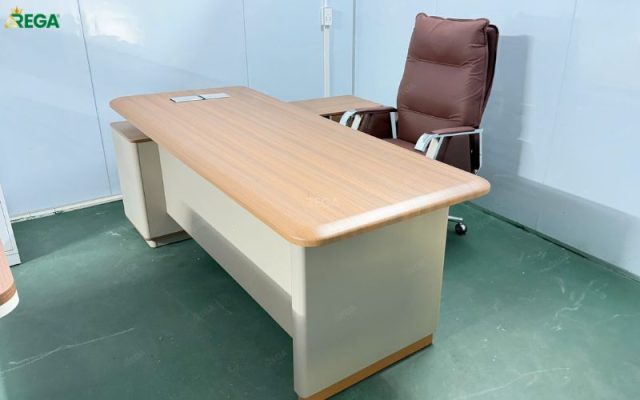 Rega thi công nội thất văn phòng Sun Model Rega thi công ghế giám đốc màu nâu tại văn phòng Sun Model