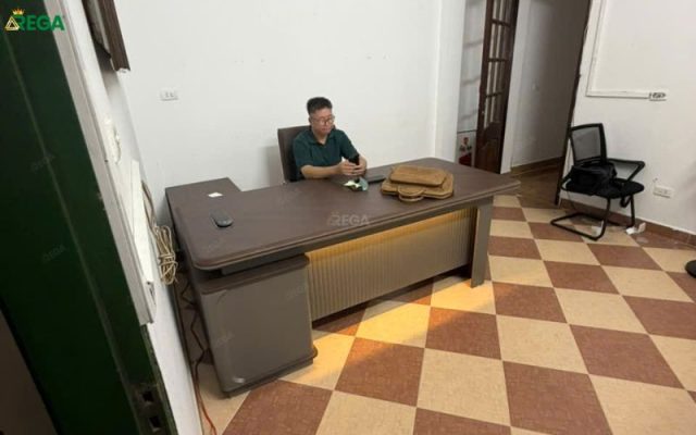 Bàn giám đốc Vortex Việt Nam thiết kế hiện đại và bề thế do Rega thực hiện
